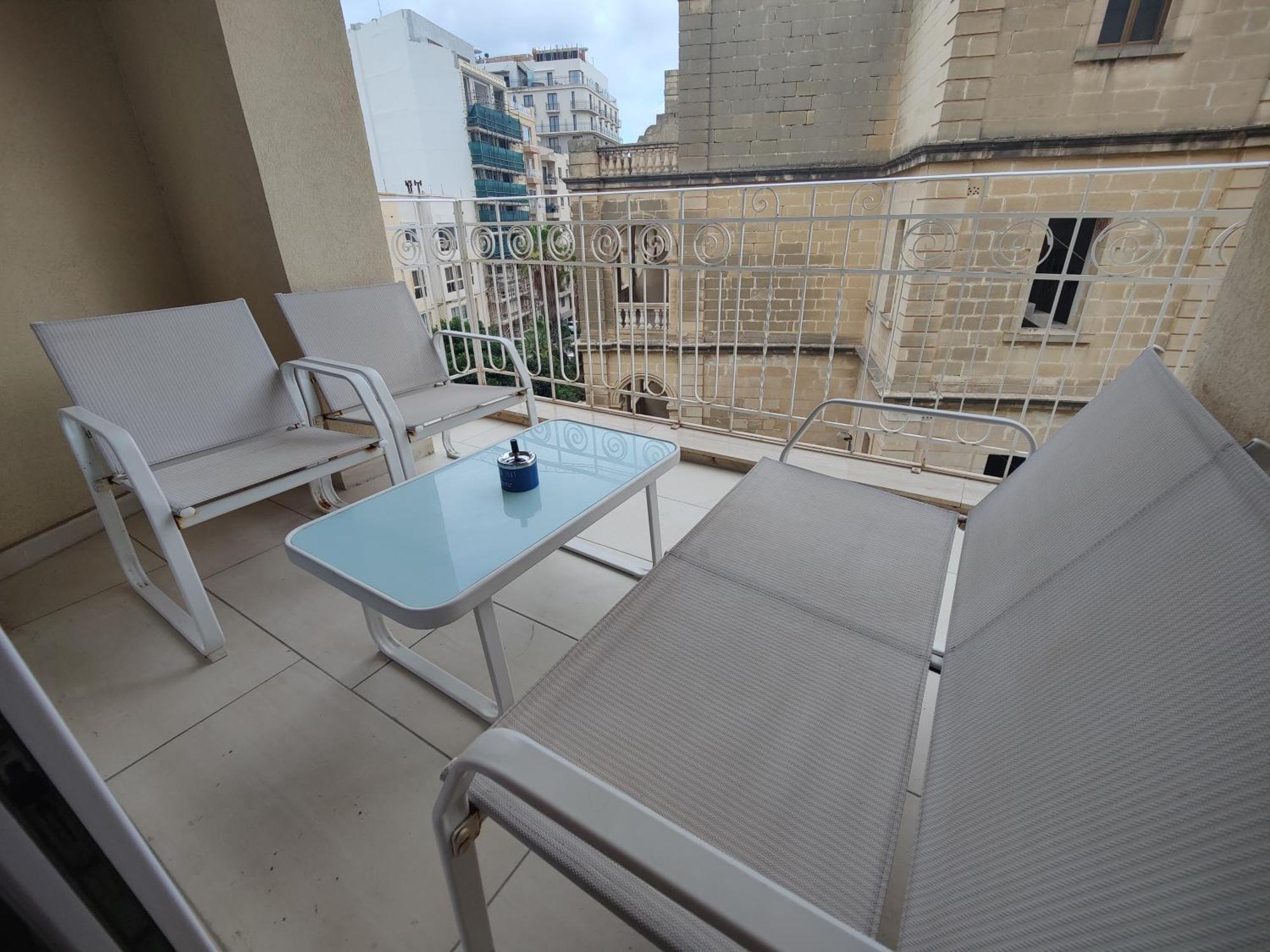 Central Modern Sliema 2 Bedroom Apartment Esterno foto
